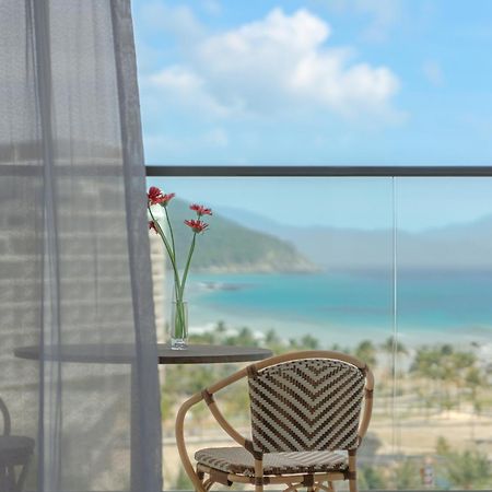 Aquamarine Beachfront Resort & Spa Cam Ranh Esterno foto