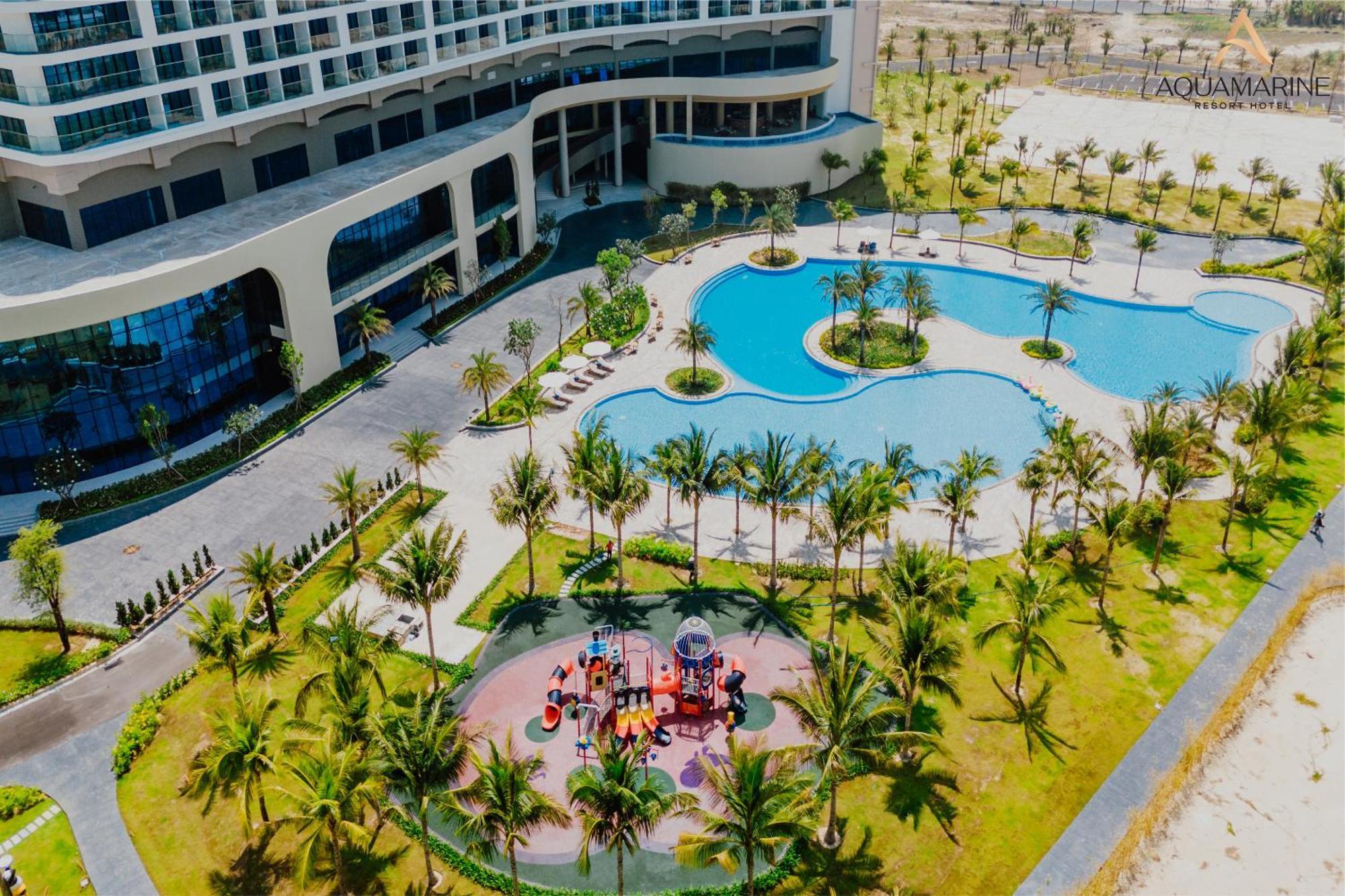Aquamarine Beachfront Resort & Spa Cam Ranh Esterno foto
