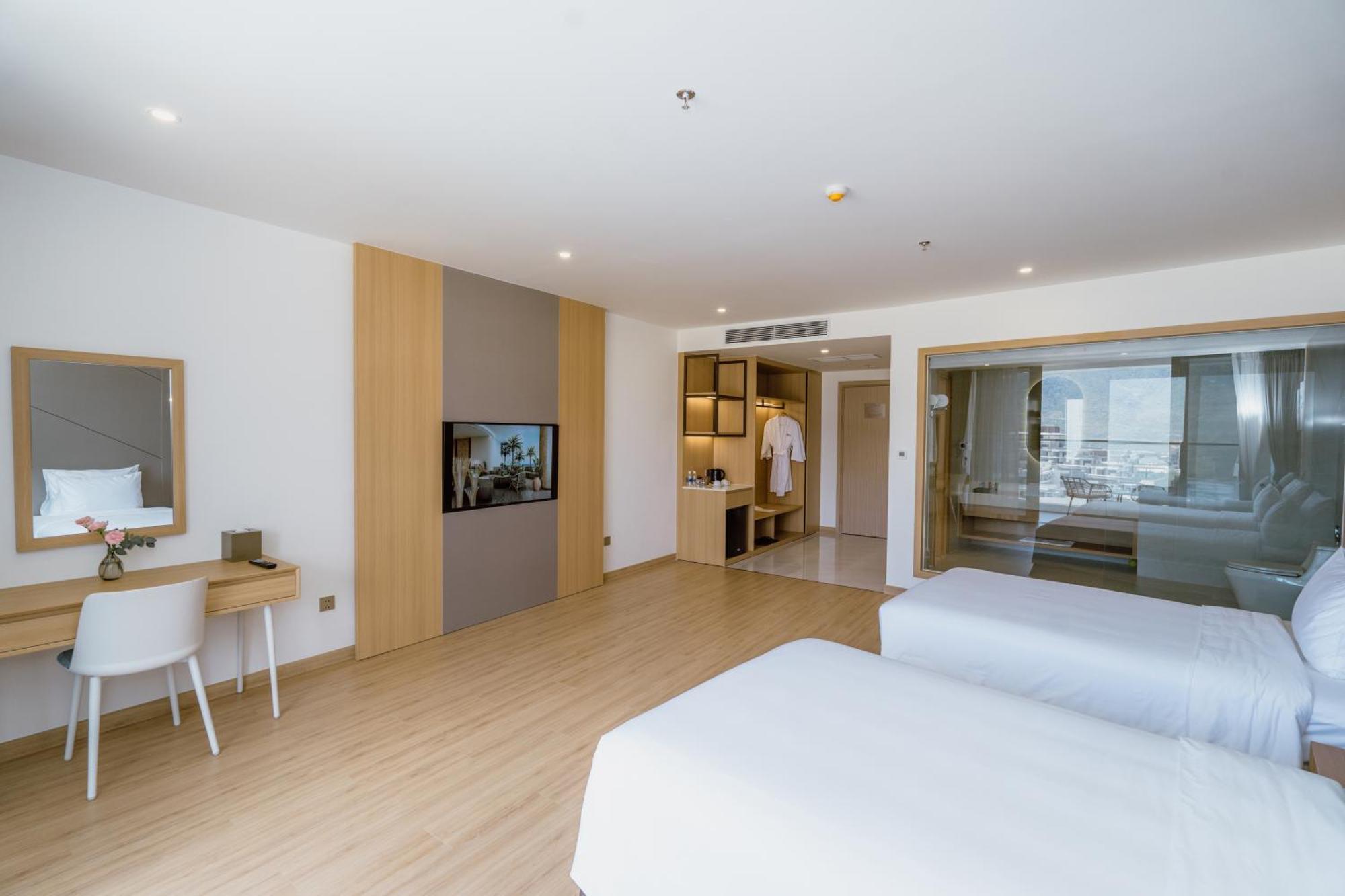 Aquamarine Beachfront Resort & Spa Cam Ranh Esterno foto