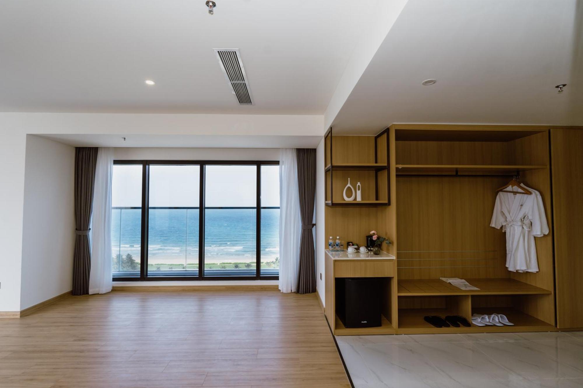 Aquamarine Beachfront Resort & Spa Cam Ranh Esterno foto