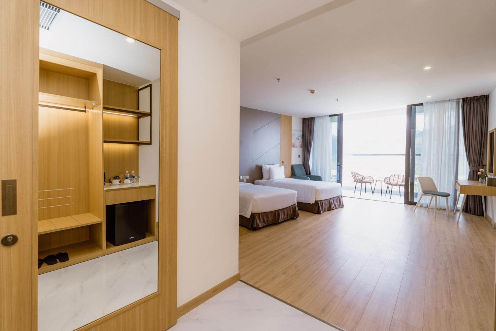 Aquamarine Beachfront Resort & Spa Cam Ranh Esterno foto