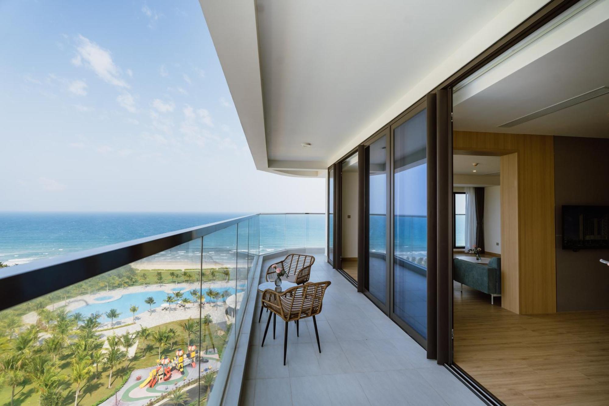 Aquamarine Beachfront Resort & Spa Cam Ranh Esterno foto