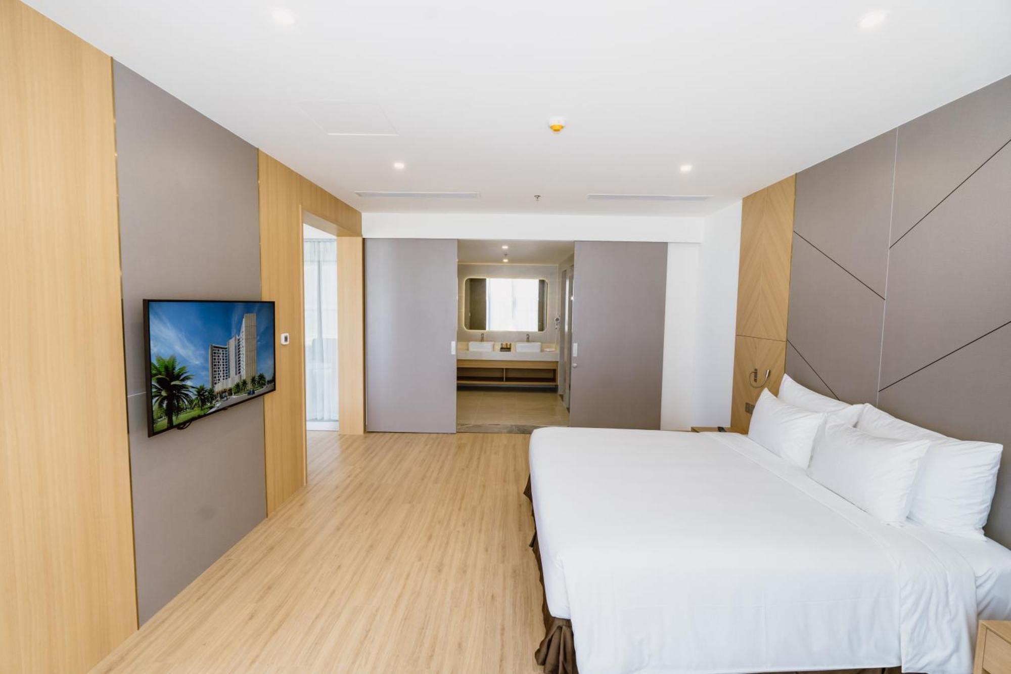 Aquamarine Beachfront Resort & Spa Cam Ranh Esterno foto